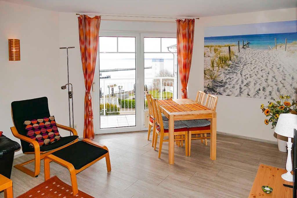 Ferienappartement Fraenzi Mit Herr Sassnitz Exterior photo